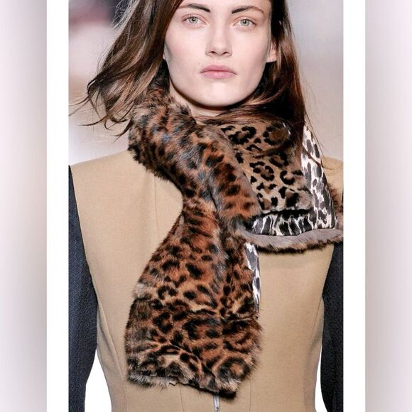 Dries Van Noten ~ 2010 Runway Collection Rex Fur Scarf - Picture 7 of 16